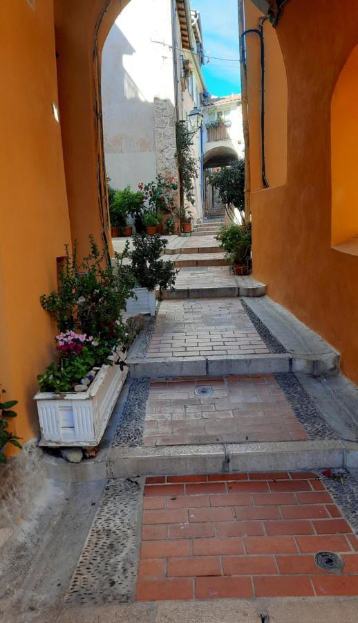 Menton, Centre Historique, Vue Mer Luaran gambar