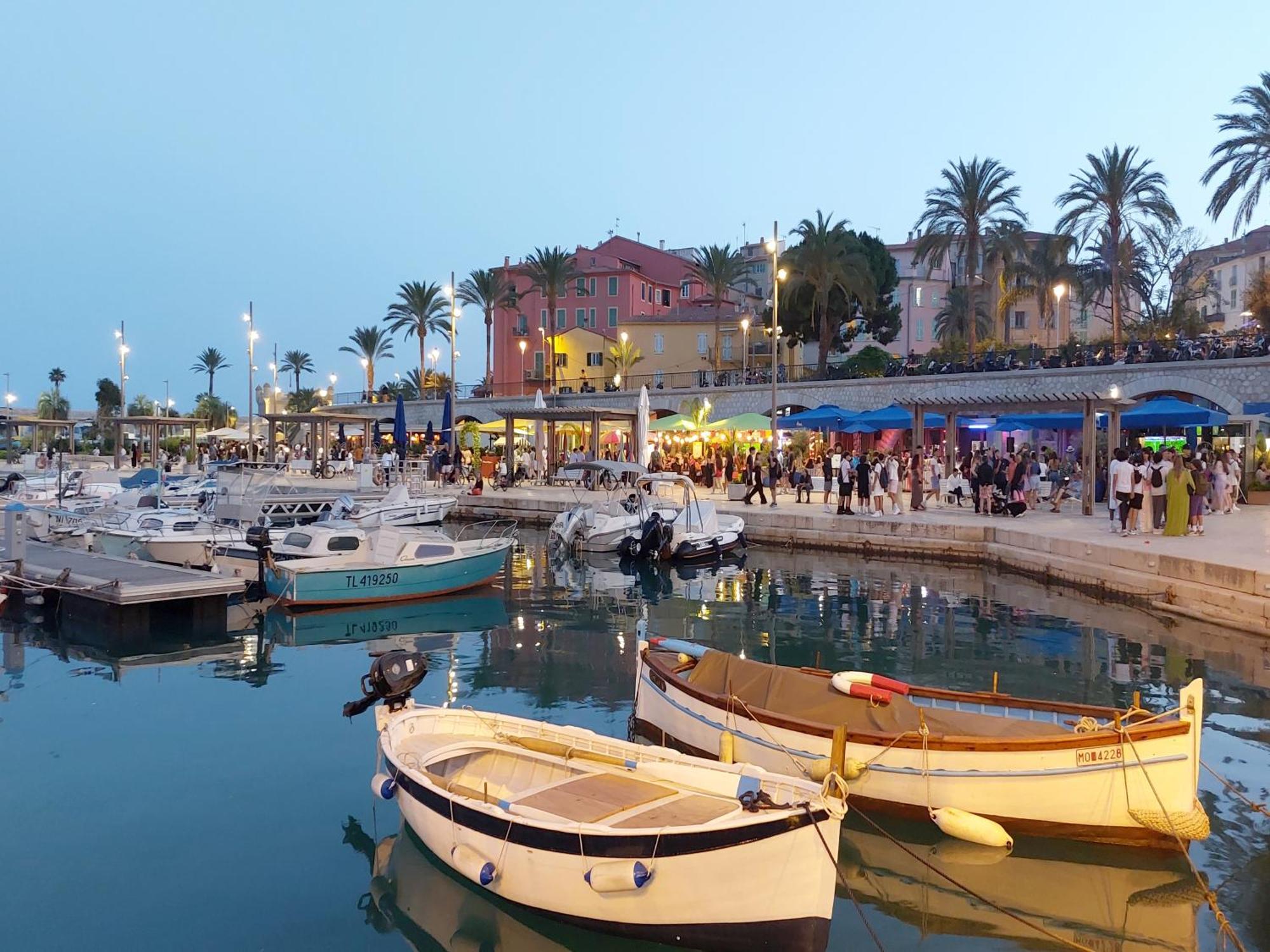 Menton, Centre Historique, Vue Mer Luaran gambar